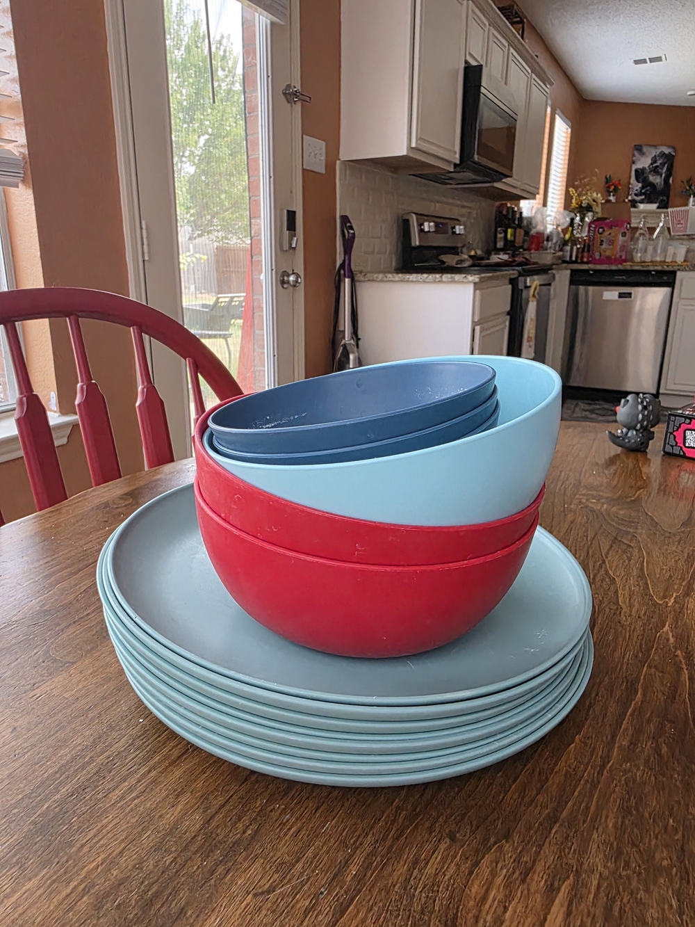 Mainstays Plastic Dinnerware Set – 6 Bowls & 8 Plates (Red, Light Blue, Navy